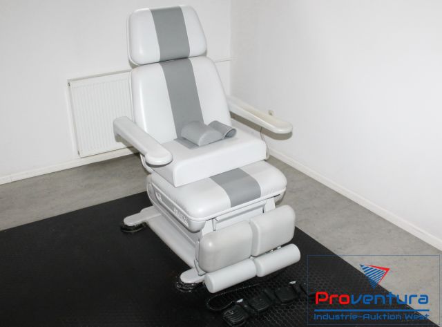 You are currently viewing Online-Auktion Behandlungsstühle Fusspflege, Metallschränke BISLEY, Vitrine – 45128 Essen – 08.03.2022 – 10:30:00