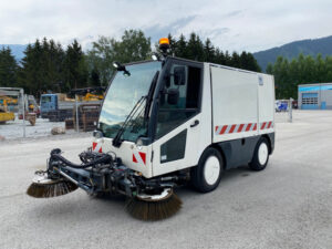 Read more about the article Kehrmaschine Aebi MFH 2500 – Kehrmaschine Aebi MFH 2500 – 05.07.2022 – 10:00:00