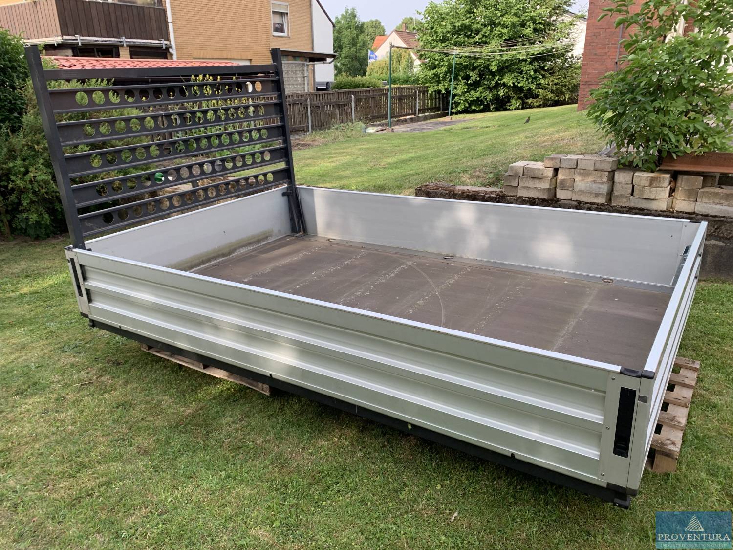 You are currently viewing Fahrzeug-Auktion: Pritschen-Ersatzmulde D09TA – sehr guter Zustand! – 31542 Bad Nenndorf – 23.08.2022 – 09:30:00