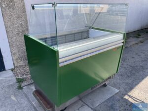 Read more about the article Aus Leasing: Eistheke GGM GASTRO ESTI12G, passend für 10 Behälter + 10 Behälter Reserve, angeschafft 06.2018 – in 16727 Velten – 25.08.2022 – 10:00:00