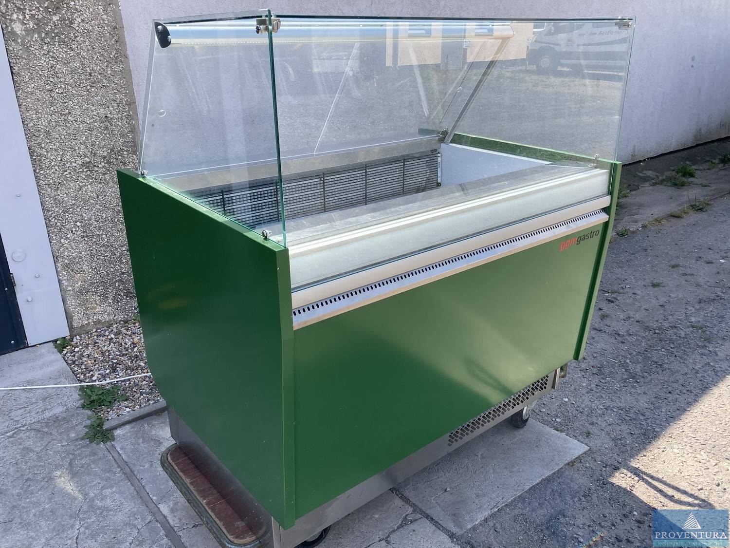 You are currently viewing Aus Leasing: Eistheke GGM GASTRO ESTI12G, passend für 10 Behälter + 10 Behälter Reserve, angeschafft 06.2018 – in 16727 Velten – 25.08.2022 – 10:00:00