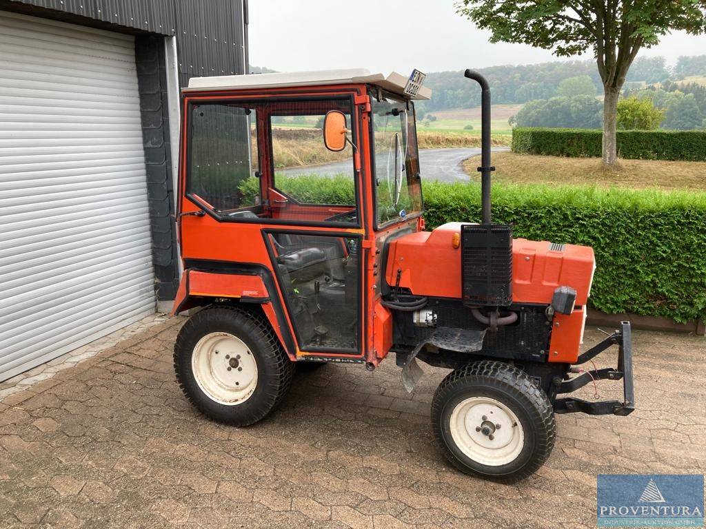 You are currently viewing Versteigerung: Kommunaltraktor HAKO Hakotrac 3500, EZ 1994, 2.086 Bh., Reifen neu, aus Privatbesitz – 37586 Dassel – 15.09.2022 – 10:00:00