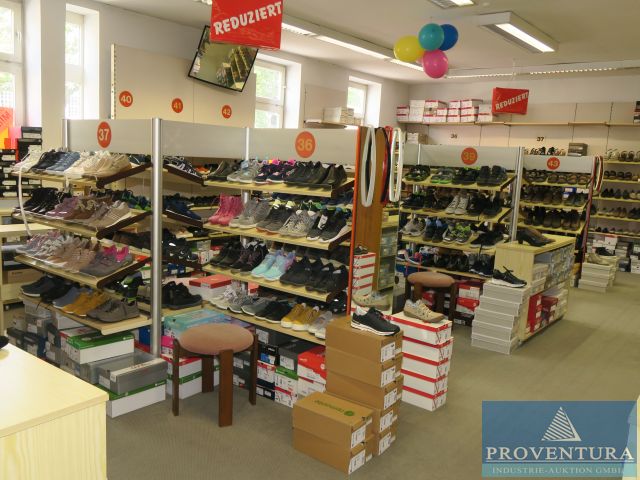 You are currently viewing Versteigerung Sonderposten:  660 Paar Damen- Herren- und Kinderschuhe, Nike, Adidas, Tamaris, Gabor, Ricosta, etc. – 37127 Dransfeld – 21.09.2022 – 09:00:00