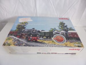 Read more about the article 1 Posten Modellfahrzeuge und Modellbahnzubehör –  – 17.10.2022 – 10:00:00