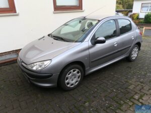 Read more about the article Aus Nachlass: Peugeot 206 1.4, EZ 2005, 95.000 km, Klimaanlage, Startpreis € 300,− – 31840 Hessisch Oldendorf – 08.11.2022 – 09:30:00