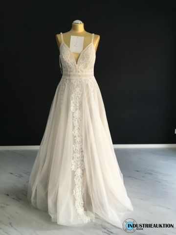 You are currently viewing Insolvenzauktion Brautkleider, Brautschleier, Brautschuhe, Accessoires – 42579 – 17.11.2022 – 09:00:00