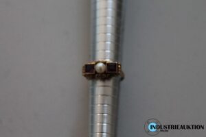 Read more about the article Auktion Schmuck, Uhren, Münzen aus Nachlass – 42579 – 20.11.2022 – 18:00:00