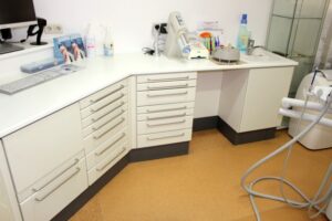 Read more about the article Ausstattung einer Zahnarztpraxis  – Nachverkauf – 14.12.2022 – 09:00:00