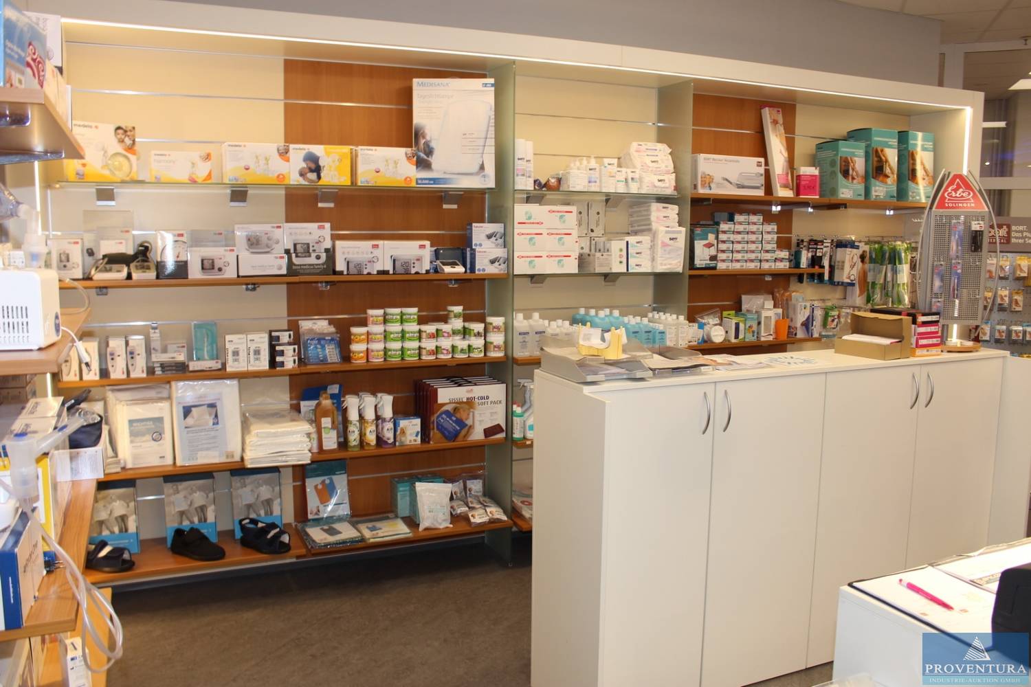 You are currently viewing aus Insolvenz hochwertige Ladeneinrichtungen aus 50 Verkaufsstellen, ca. 240 Paletten, verpackt und beschriftet – 07639 Bad Klosterlausnitz – 22.03.2023 – 08:45:00