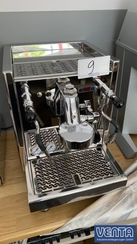 You are currently viewing Insolvenz-Versteigerung des Einzelhandelladens Ramona Koch – Ladeneinrichtung wie Siebträgermaschine, Buttermaschine, Gastro-Küche, Klimagerät, u.v.m. – 15.05.2023 – 18:00:00