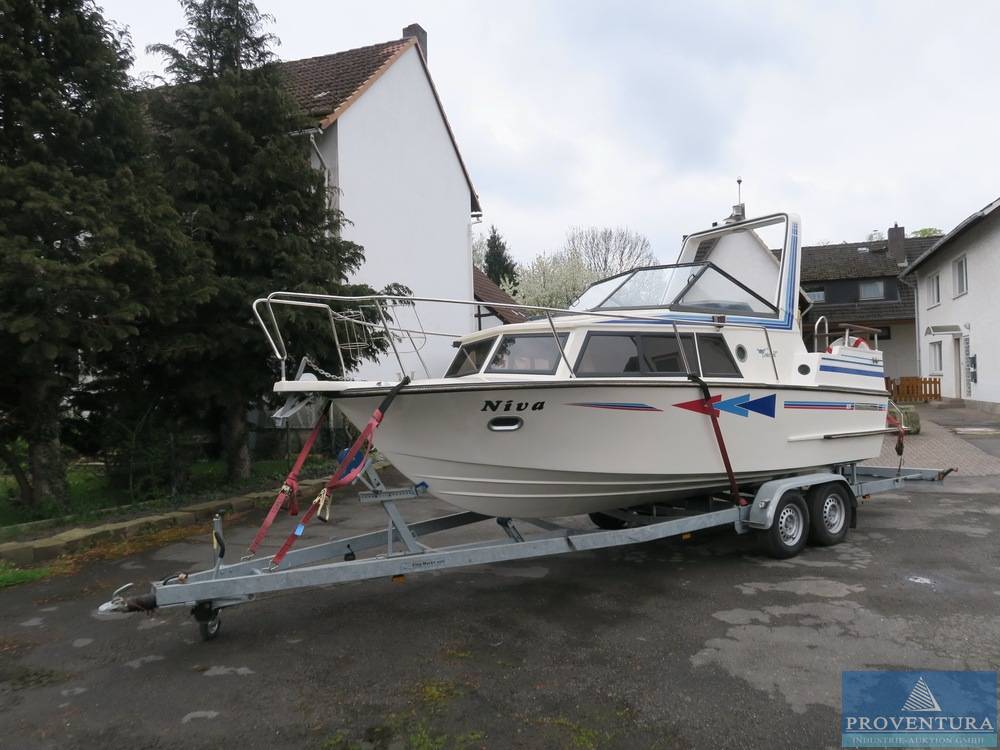 You are currently viewing Versteigerung: Kajütboot Cornet 21, Bj. 70er Jahre, Motor Volvo Penta DuoProp 570 V8, Trailer EZ 2016, dazu historisches Bullauge – 37194 Raum Nordhessen – 05.06.2023 – 09:30:00