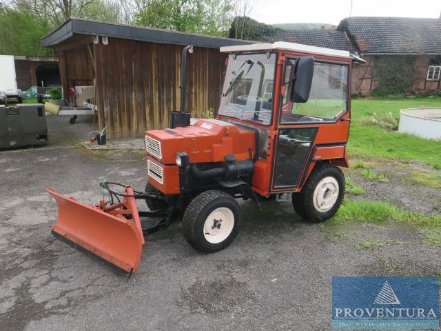 You are currently viewing Versteigerung: Kommunaltraktor HAKO Hakotrac 3500, EZ 1994, 2.096 Betr.-Std., Kabine m. Heizgebläse, Reifen neuwertig, Schneeschild, Kehrwalze, aus Privatbesitz – 37194 Raum Nordhessen – 05.06.2023 – 09:45:00