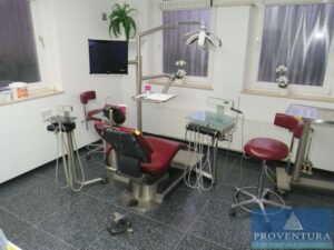 Read more about the article Nachversteigerung Praxisauflösung: 140 Pos. Inventar Zahnarztpraxis, 9 Behandlungseinheiten, OP-Bereich, Röntgengeräte, Dentallabor, Designer-Möbel USM, Vitra, etc. –  37073 Göttingen – 15.06.2023 – 10:30:00