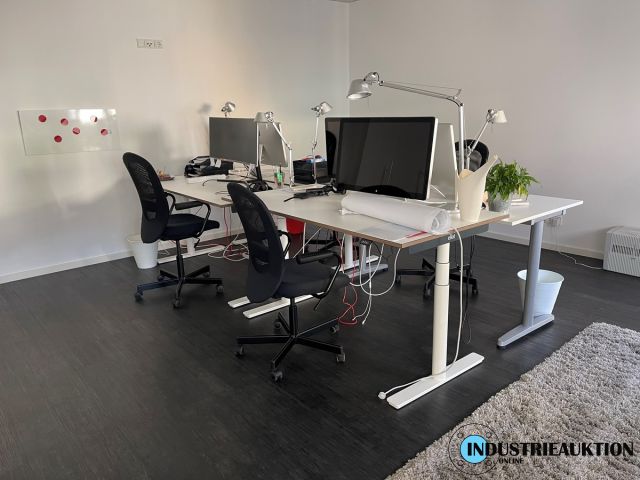 You are currently viewing Insolvenz-Auktion: Büroeinrichtung, div. APPLE MacBooks, Monitore Thunderbolt 27″, Leuchten Artemide etc. – 54290 Trier – 01.09.2023 – 10:00:00