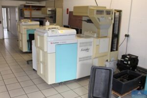 Read more about the article Nachverkauf: Insolvenzversteigerung Fotostudio und Digitaldruck: 50 Pos. 2 Digitaldruck-Systeme FUJI Digital Minilab, Fotostudio-Zubehör, etc. – 37603 Holzminden – 01.09.2023 – 09:10:00