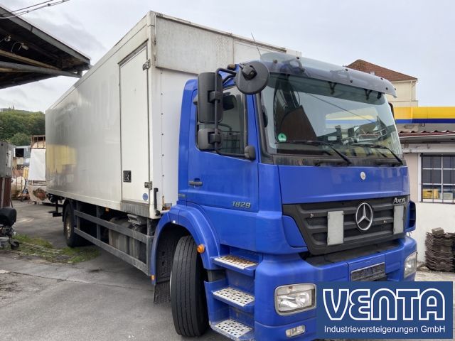 You are currently viewing Liquidations-Versteigerung von Fahrzeugen – 2 LKW DB Axor 1829 mit Kofferaufbau, 1Karnwagen Steyr – 20.10.2023 – 12:00:00