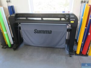 Read more about the article Insolvenzversteigerung Werbetechnik: Schneidplotter SUMMA S Class S2-120T, Flachbettlaminator ROLLSROLLER Flatbed Applicator 400 Bj. 2017, Büromöbel – Raum 30900 Hannover – 01.11.2023 – 10:00:00