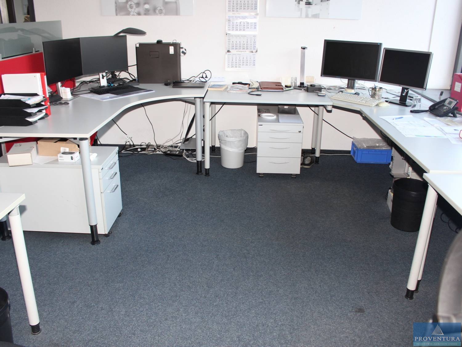 You are currently viewing Versteigerung wegen Neuanschaffung: als Komplettposten, 4 elektrische Winkel-Schreibtische bis 130h cm, 12 Winkelschreibtische, 4 Sideboards – 37079 Göttingen – 22.11.2023 – 09:00:00