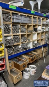 Read more about the article Insolvenz-Versteigerung Raumwelten Messedesign Paulus e.K.  Inh. Udo Paulus, 47877 Willich – Messeteile (Alu-Träger, Leuchten, Bestuhlung, Elektrik), Gabelhubwagen, Lagereinrichtung, etc. – 04.12.2023 – 18:00:00