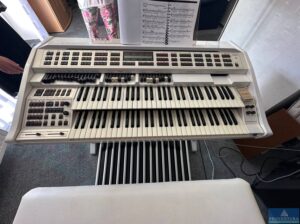 Read more about the article Insolvenzversteigerung Heimorgel WERSI Spectra DX700CD, perlmuttweiss hochglanz Lack weiss, umfangreiches Zubehör – 37603 Holzminden – 06.05.2024 – 09:00:00