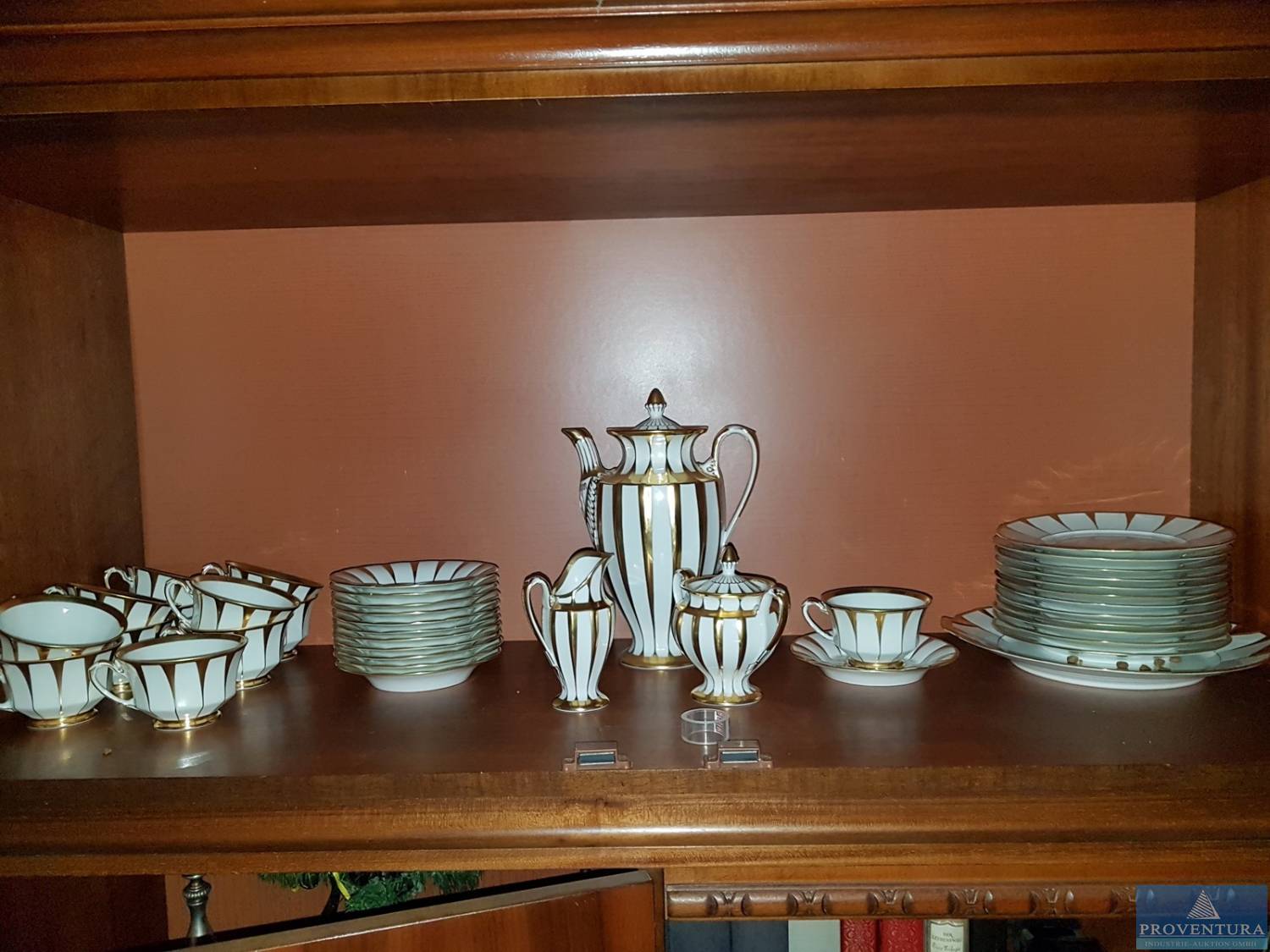 You are currently viewing Versteigerung aus Nachlass Konvolut LPs CDs Bücher Rolling Stones, Porzellan-Geschirr FÜRSTENBERG, Balgenkameras, 95 Bücher KARL MAY, Zigarettenbilder-Alben, DVDs Derrick sowie der Alte, Leitern, etc. – 37603 Neuhaus im Solling – 21.06.2024 – 10:00:00