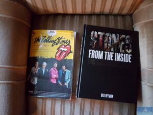 Read more about the article Versteigerung aus Nachlass Konvolut LPs CDs Bücher Rolling Stones, Balgenkameras, DVDs Derrick sowie der Alte, etc. – 37603 Neuhaus im Solling – 24.06.2024 – 09:00:00