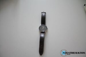 Read more about the article Nachlassauktion Schmuck, Armbanduhren, Manschettenknöpfe, etc. – 42579 – 28.07.2024 – 18:00:00