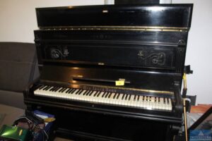 Read more about the article aus Nachlass Klavier IBACH Rud. Ibach Sohn lfd, produziert 1880-1885 – Raum 14913 Jüterbog – 22.08.2024 – 12:00:00