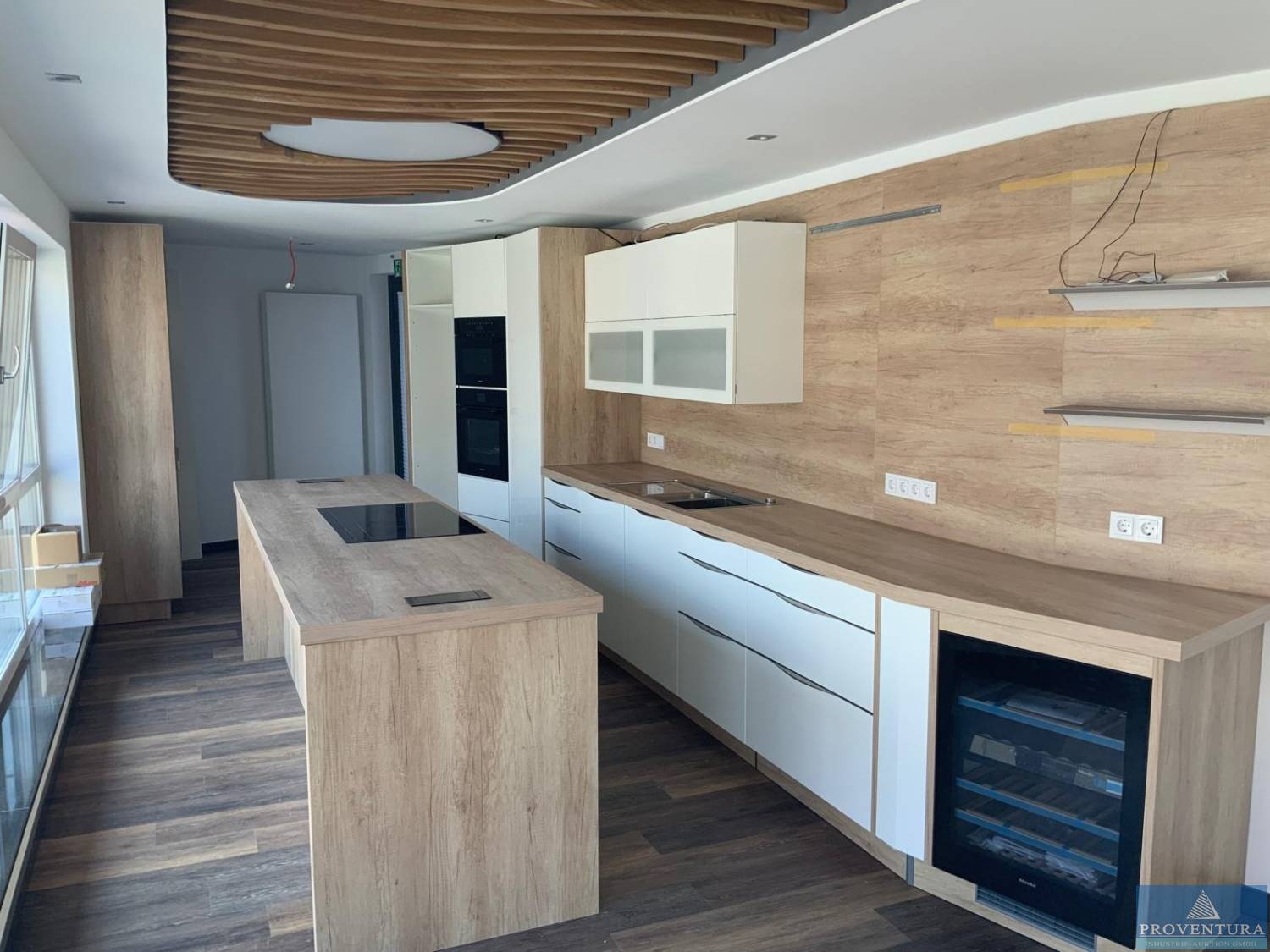 You are currently viewing Insolvenzversteigerung Küchenzeile BALLERIN M1 mit Geräten MIELE Bj. 05-20, AHK 42.000 EUR netto, wurde nur kurzfristig aufgebaut, nicht benutzt, derzeit demontiert, eingeschlagen, foliert – 31134 Hildesheim – 05.12.2024 – 09:00:00